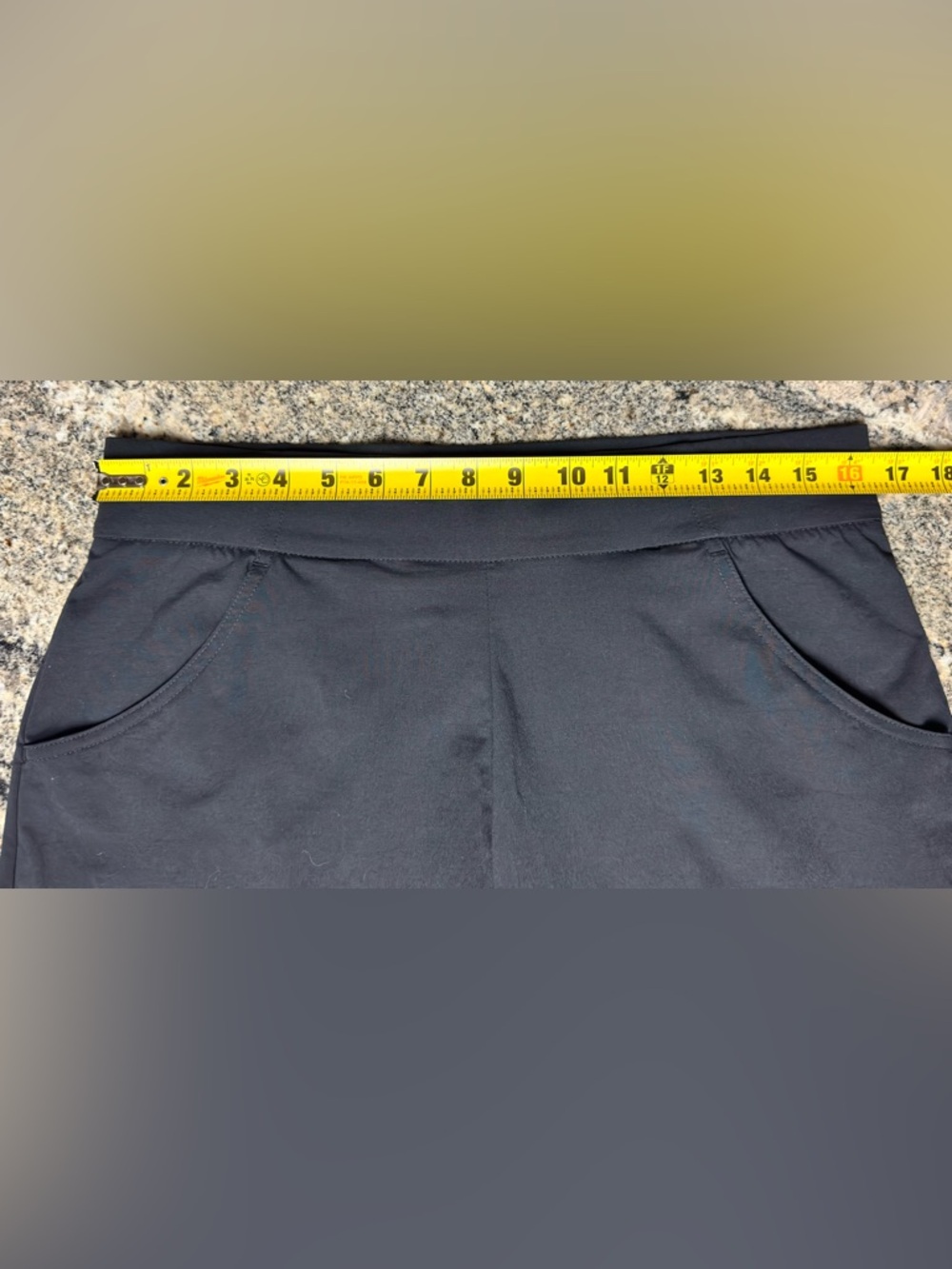 Columbia Capri/Mid-Calf Pant - Large - Picture 5 of 8
